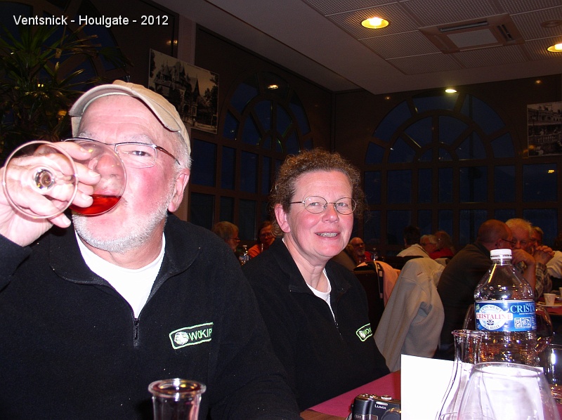 P5190009 (2).jpg - ... Patrick et Patricia Mouchague boivent à votre santé !
